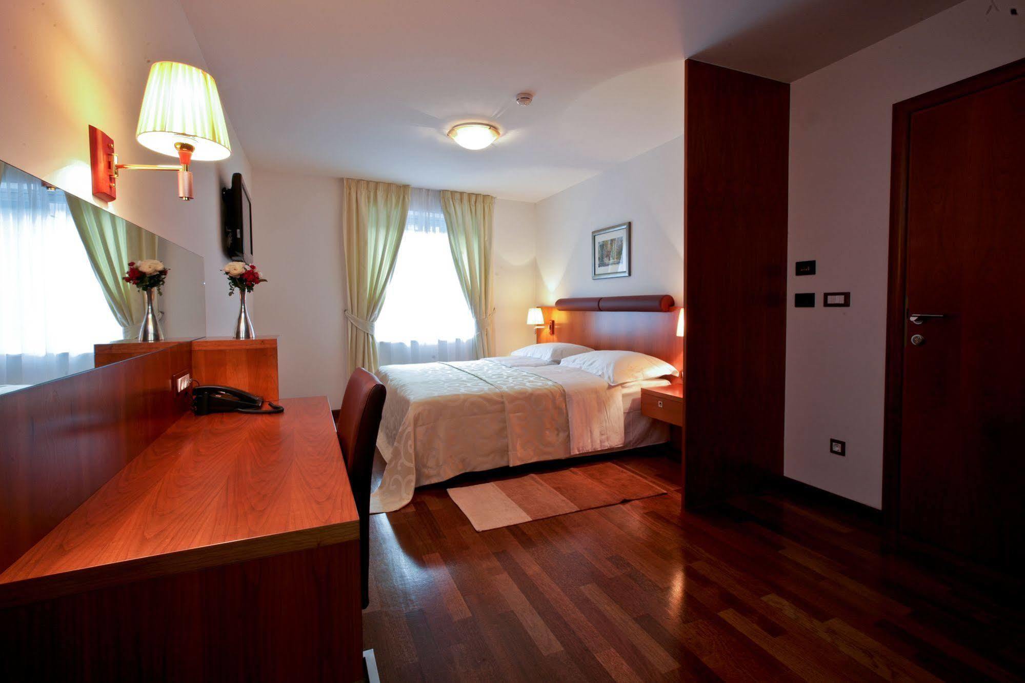 Hotel Croatia Zagreb Dış mekan fotoğraf